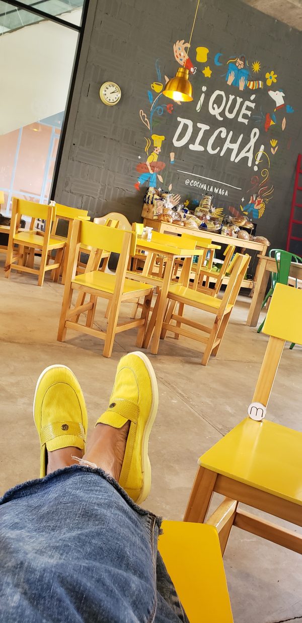 Mocasin Clown Pelo amarillo - Image 2