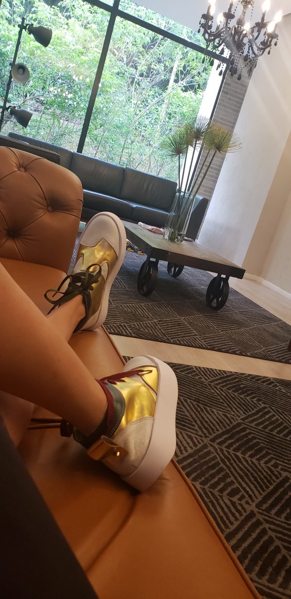 Tenis Waves Blanco x Oro
