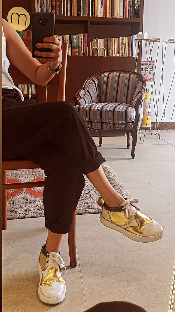 Tenis Waves Blanco x Oro - Image 2
