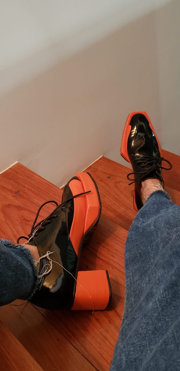 Zapatilla Camaro Negro x Naranja pla20 - Image 2